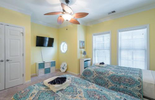Water's Edge 103 - Bright 3BR/3BA Townhome - Pool - Fishing Dock - Foto 31
