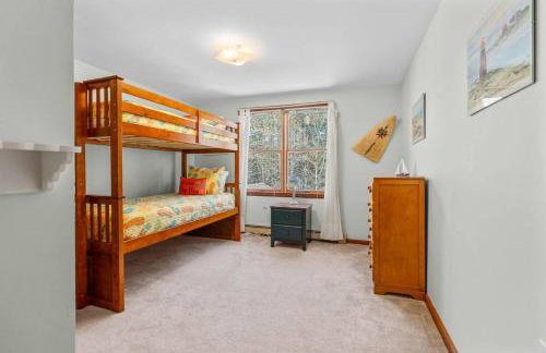 Lovely House 5 Min to Beach with Deck Grill and Garage - Foto 14