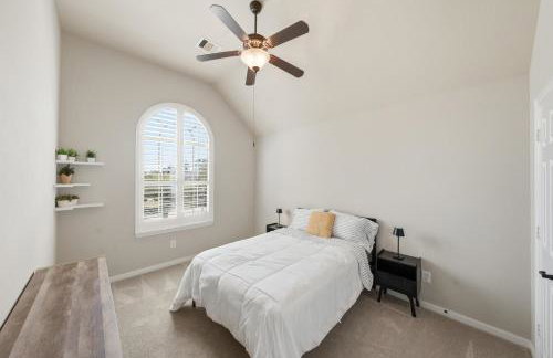 Cozy 4bdrm 3bath Home in The Woodlands - Photo 49