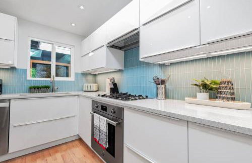 Mid-Century Modern Home - 3-Bedroom Rambler - Foto 17