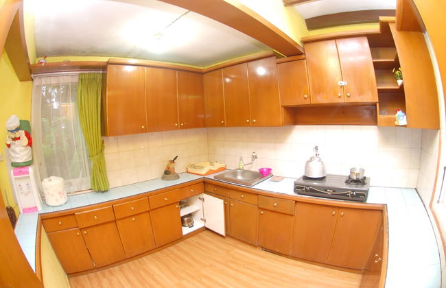 Villa ChavaMinerva Istana Bunga-Lembang - Photo 7