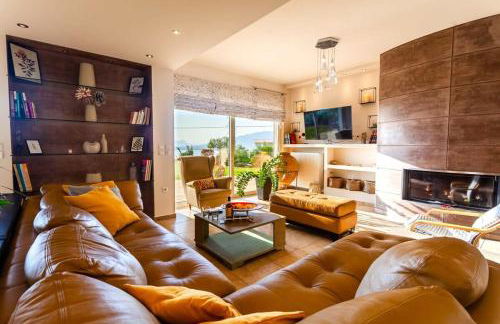 Sunset Paradise - Verga's Utimate Seaview Getaway - Photo 2