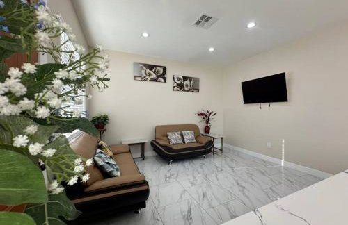 New Renovated House in Little Saigon - Foto 4