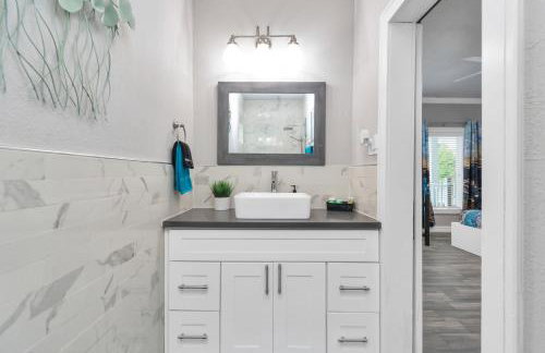 Prolific Blue Oasis near Med Ctr Dwntwn Galleria - Photo 15