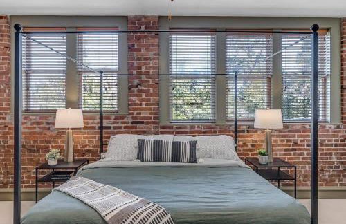 Hidden-Gem 2B Towhhouse in Springfield Close to DT and Stadium! - Photo 13