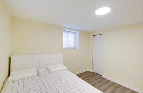 1 Mi to Metro DC Area Apt with Fenced Yard! - Foto 17