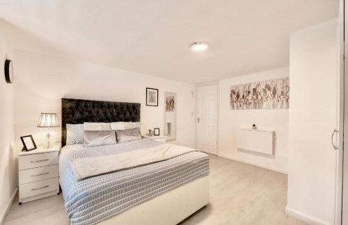 Large One Bedroom Apartments Southsea Sleeps 3 - Free Parking - Foto 4