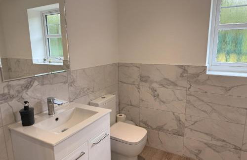 Low Street Escape 3 Bed, Sleeps 9, Gated Drive, WiFi, Contractors - Foto 23