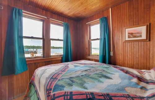 Beach and Dock Access Upper Peninsula Retreat 7 - Foto 12