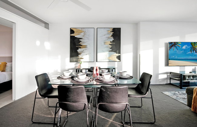 Private Q Tower Apartments - WOWSTAY - Photo 34