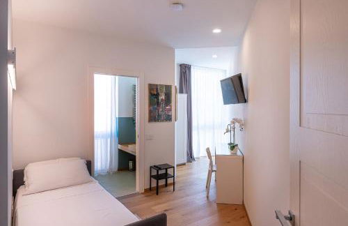 [Attico di Design] a 5 min da Centro e Fiera - Foto 4