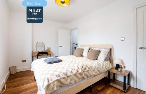 3BR Flat By Pulat Short Lets & Serviced Accommodation London With Pool Table, SmartTV & AC - Foto 10