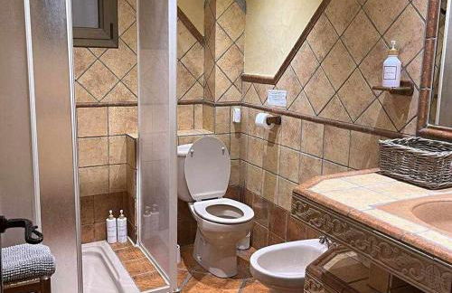 Masía de piedra con piscina - Foto 23