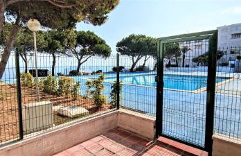 Stylish Seaview Apartment - Photo 42