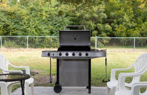 Pet friendly - steps to water! - Foto 7