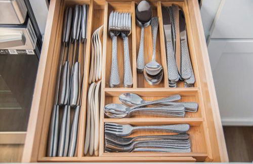 Cozy & Elegant Gem Fenced Yard BBQ & Games - Foto 51