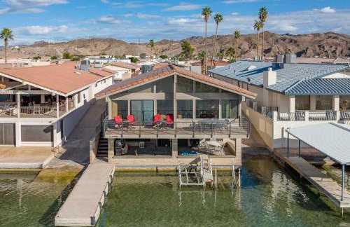 Moovalya Keys | Spacious Riverfront Retreat • Private Dock - Foto 1