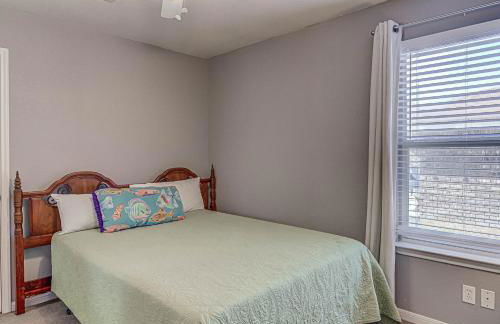 Waterfront 3BR Retreat - Pool & Hot Tub - Foto 31