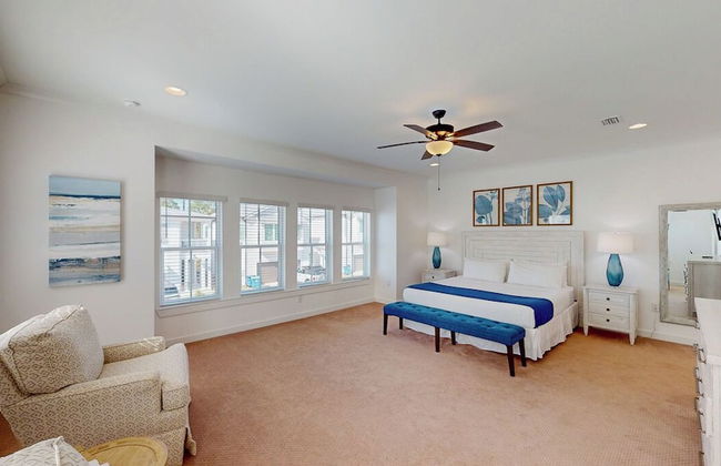 New Home 3br/2.5br w/ Kayak Access Sleeps 9 - Foto 12