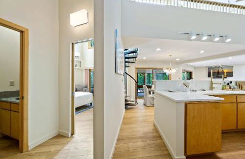 Modern Home Walk to Downtown, Hot Tub & GameRoom - Foto 21