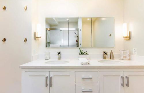 Two Bedroom, Two Newly Renovated Bathrooms, Deck - Foto 25