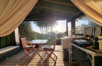 LA TERRASSE DES LAURIERS SUR L'ÎLE DU LEVANT - Foto 6