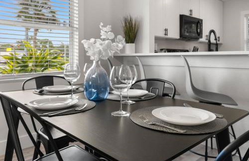 Relaxing 2BR Florida Home Close to Beach - Photo 8