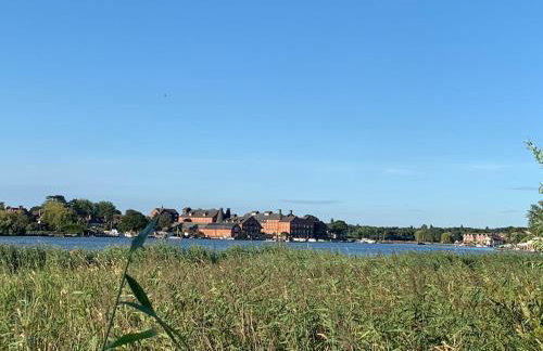 Serenity 2 and Serenity 1 Central lounge sleeps 6 3 bedrooms with 2 bathroom - Foto 27