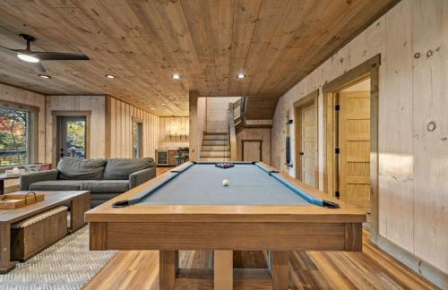 Honeysuckle Chalet - Luxe Mountain Chalet - Hot Tub, Wi-Fi, Pool Table, Party Deck, Fire Pit - 15 mins to Blue Ridge! - Foto 44