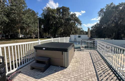 Larkin's Corner Salt Springs Resort Cottage 10 - Foto 2