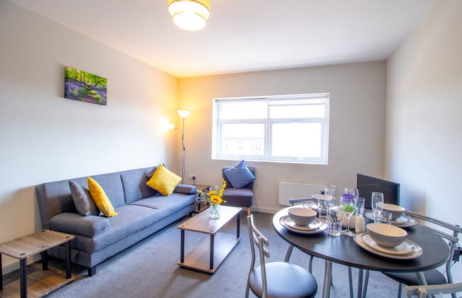 Impeccable 1-bed Apartment in Sunderland - Photo 8