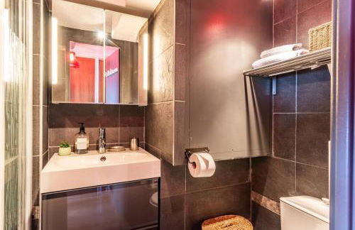 Slow Chalet MtBlanc Soleil Ski-inout Nice View Balcony Elevator Parking - Photo 31