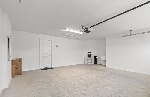 1642 Z5 VILLAGE OF LAKE DENHAM by REMAX Premier - Foto 22