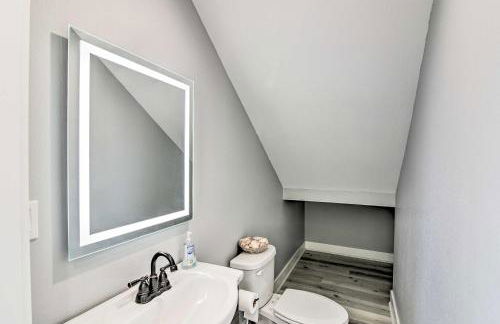 Walk to Crystal Beach Chic Family Retreat with Deck - Foto 24