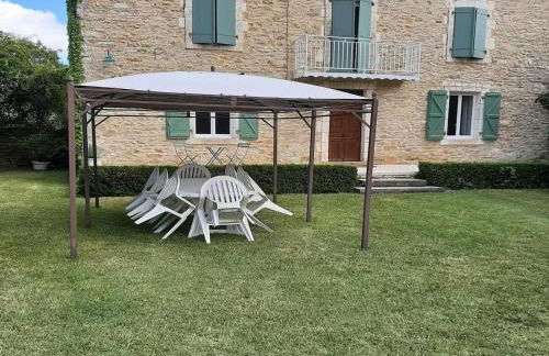 Spacious family home with countryside views - Photo 14