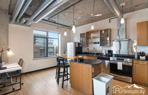 Condo w pvt balcony & gym access - Foto 13