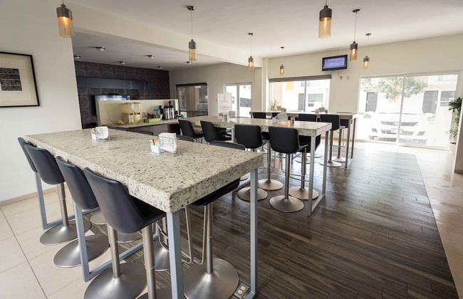 Redwood Villas Extended Stay Zona Industrial - Photo 46