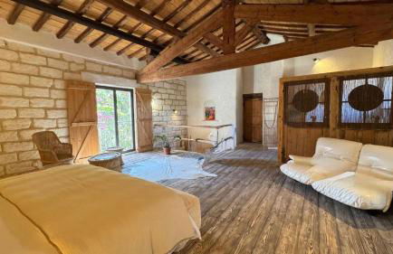 LE DOMAINE D AMBRE La maison des Ecuries - Photo 1