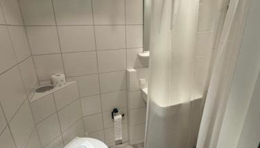 Mikroapartment mit Küchenzeile und Bad - Foto 5, towels, Shower