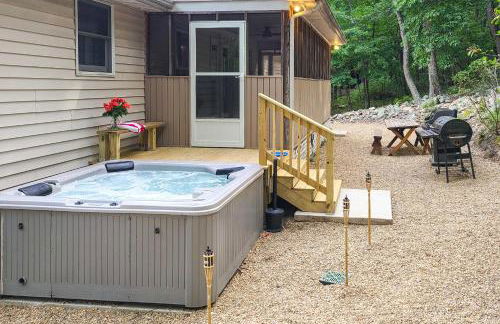 17-Seat Theater, Hot Tub and Game Room Ideal Home! - Foto 2