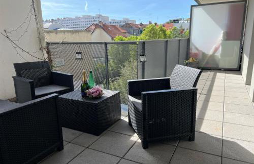 Lumière Parisienne Spacious 2BR Apartment with Terrace Free Parking Near Metro Line 13 - Foto 6