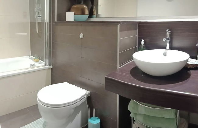 1 Bed Flat - Sleeps 5 - Pets - Garden - Parking - Foto 10