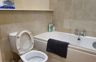 2 Bedroom Modern stylish Apt in Glasgow City Centre - Photo 16