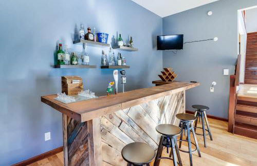 Lake Access and Private Hot Tub at Poconos Home! - Foto 7