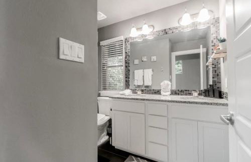 Austin Retreat Hot Tub and Relaxing Patio - Foto 49