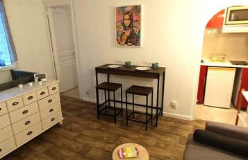 LE JOKER - T2 proche gare - Billard - Wifi - TV - Photo 6