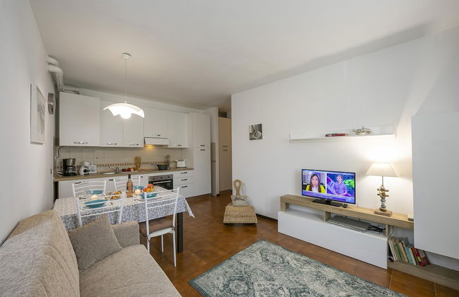 Alma - Near Lake in Salo - Photo 1