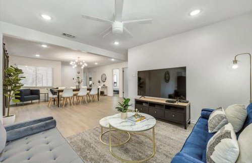 Luxury 4Bed 2Bath Hidden Gem w Backyard Oasis - Foto 8