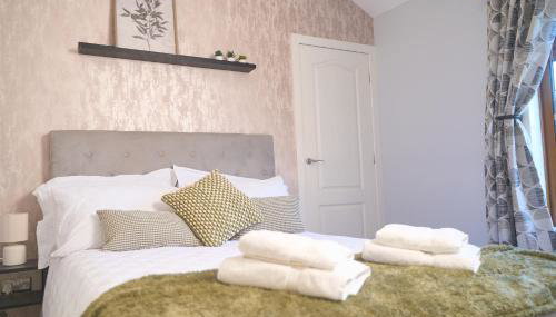 Modern Cosy 2-Bed Terrace with Private Garden - Foto 5