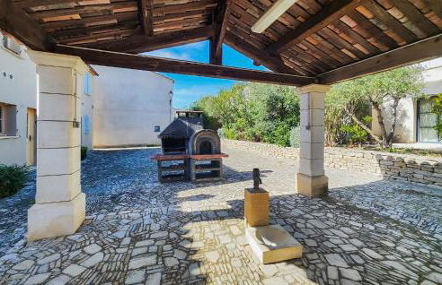 2 Bedroom Cozy Home In Saint-Laurent-De-La-Ca - Foto 10